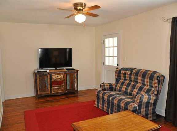 4th image of 2059 E Florida St