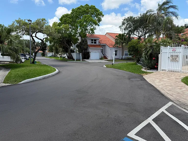 3780 Amalfi Dr — Photo 62