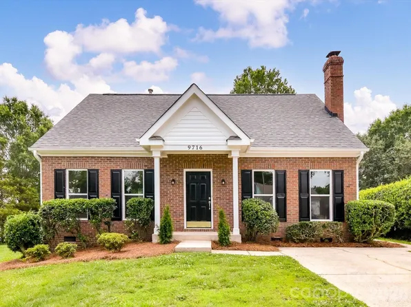9716 Pernell Ln, Charlotte, NC 28213