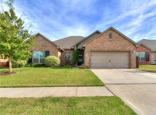 19036 Meadows Crossing Dr, Edmond, OK 73012
