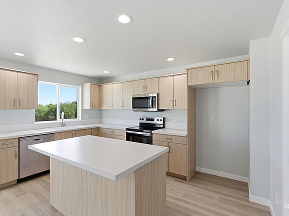 3rd image of 3660 E Jamestown Dr