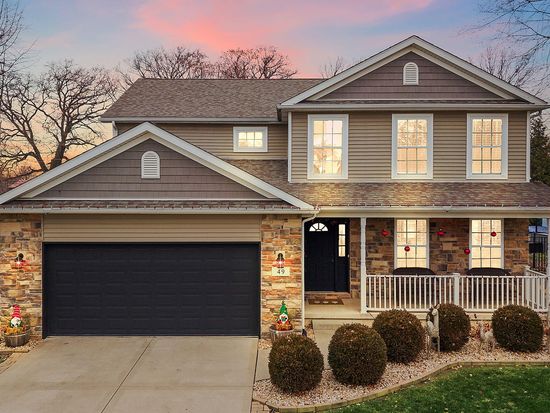 49 Steinbeck Dr, Valparaiso, IN 46383