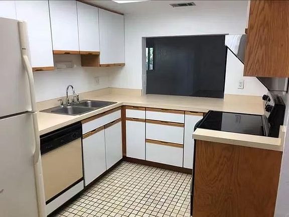 3rd image of 3960 Willow Trail Run APT G28