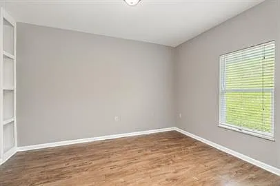 131 Nevada Ave — Photo 9