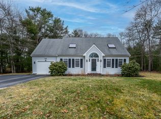 20 Yardarm Dr, Mashpee, MA 02649