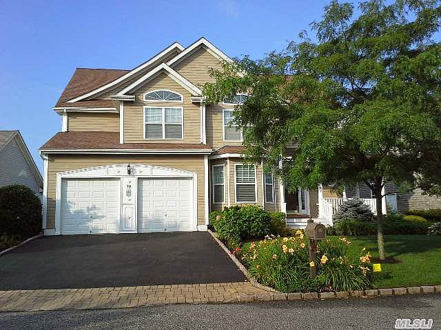 1st image of 17 Tyler Dr