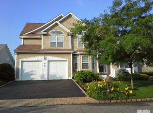 17 Tyler Dr, Riverhead, NY 11901