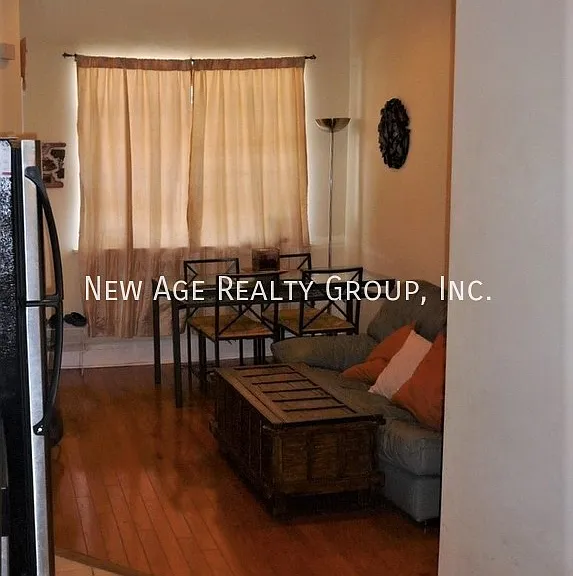 661 N 33rd St #1 — Photo 4