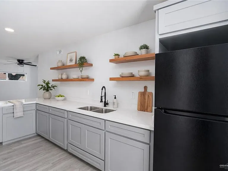 1107 Shasta Ave #1 — Photo 5