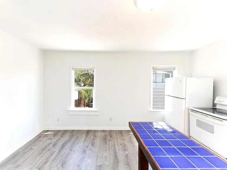 417 Mayflower Rd — Photo 3