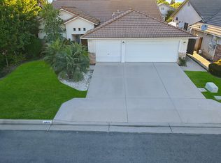 8613 N Whitney Ave, Fresno, CA