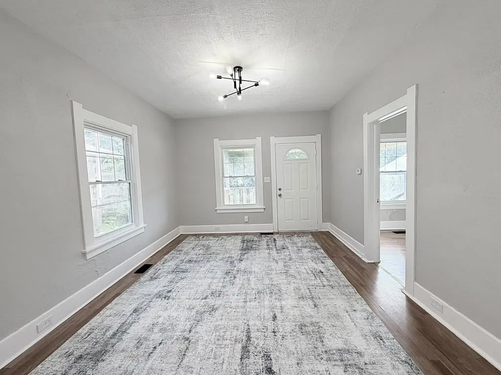 2 bed, 836 sqft, $925 — Photo 4