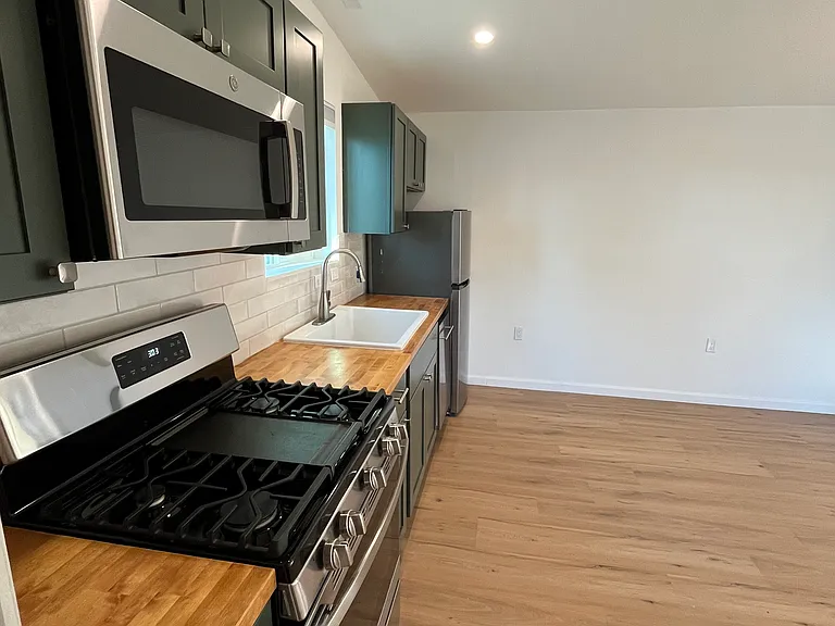 5333 Daisy Ave #B — Photo 6