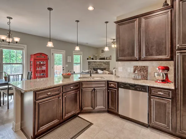 440 Edenhall Dr, Columbia, SC 29229