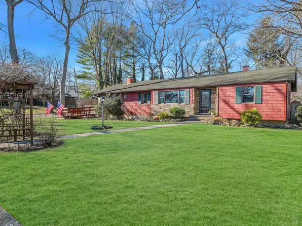 16 Carlisle Drive, Farmingville, NY 11738