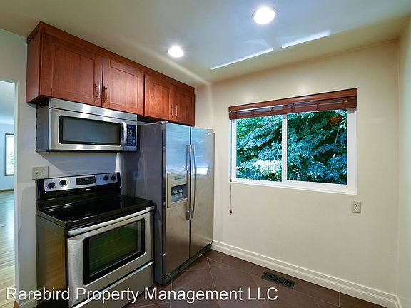 5th image of 3002-3006 SE Brooklyn St