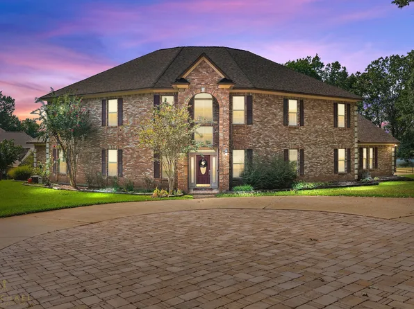135 Oak Leaf Trl, Benton, LA 71006