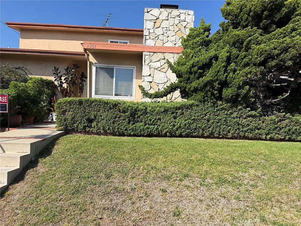 2 bed, 1.5 bath, 980 sqft, $2,695 — Photo 1