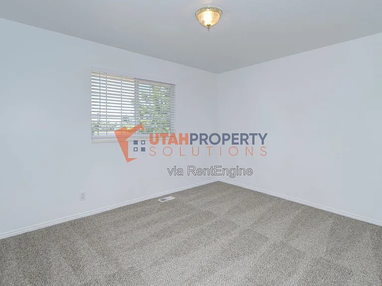496 W 330th St S — Photo 11