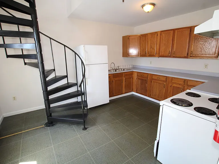 11 Broadway #37 — Photo 1