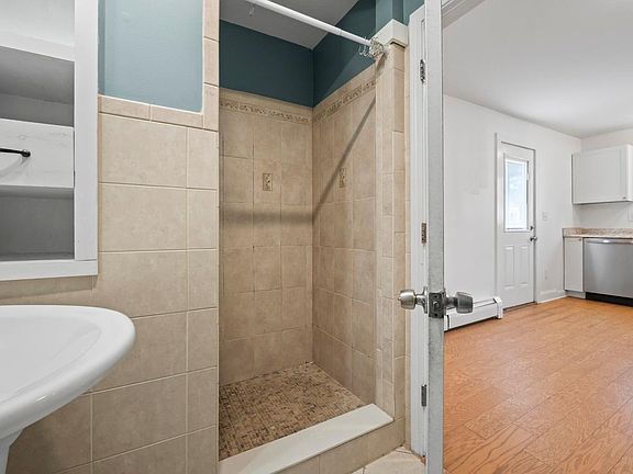 4th image of 12 Macdougal St #12