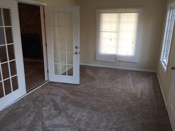 5th image of 902 W. Lake George Dr