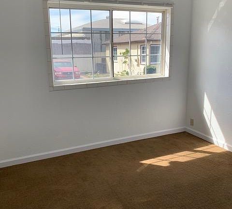 5th image of 217 Willow Ave