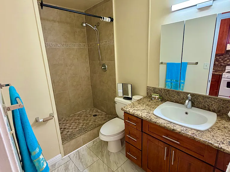 425 Ena Rd #204C — Photo 4