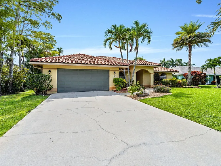 1707 Primrose Ln — Photo 4