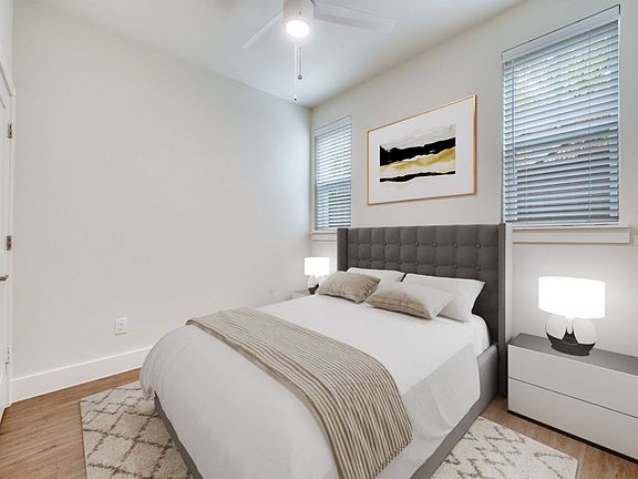 4th image of 5317 Reiger Ave #204