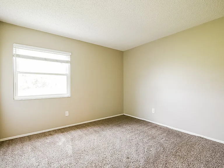 825 Virginia Woods Ln — Photo 14
