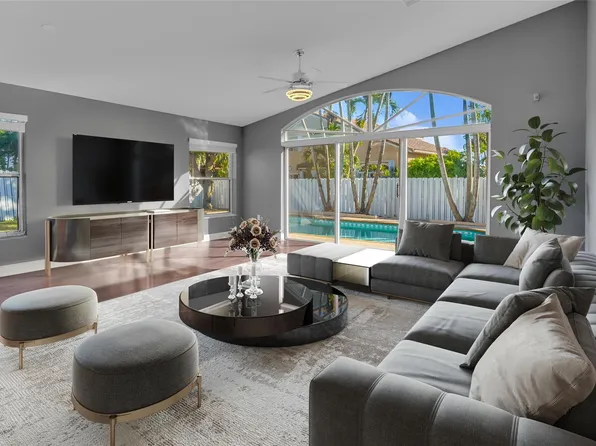 18904 NW 13th Street, Pembroke Pines, FL 33029