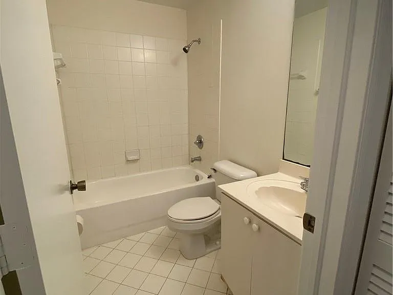 970 NE 34th Ave #204 — Photo 13