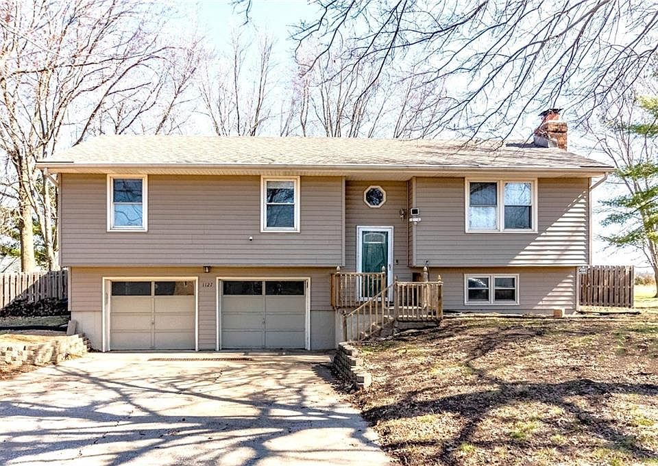 1st image of 1127 NE 15th Rd