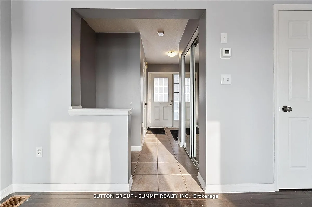 Building Photo - 71 Garth Massey Dr #4