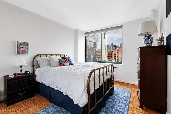 Rented by AVENUE 8 INC | media 4