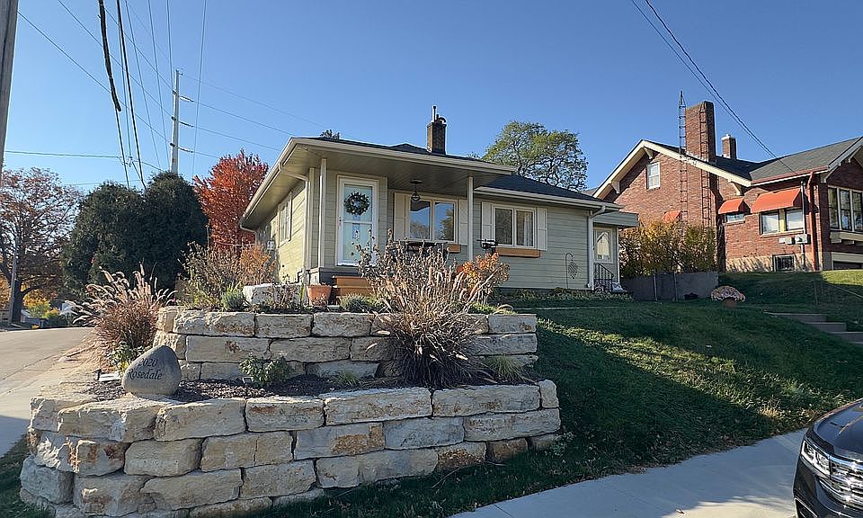 1st image of 2020 Rosedale Ave