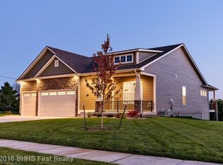 6064 Acadia Dr, West Des Moines, IA 50266