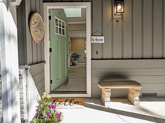 5th image of 1016 Stone Valley Rd