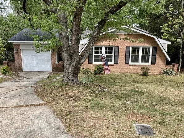 2006 Shiloh Dr, Fayetteville, NC 28304