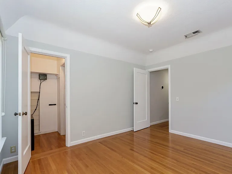 88 Southgate St — Photo 28
