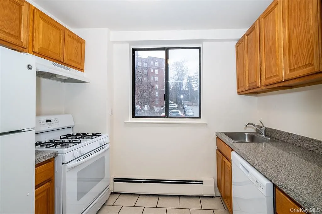 2 bed, 1.0 bath, $3,050 — Photo 4