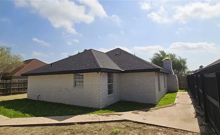 2415 Heather Ave — Photo 7