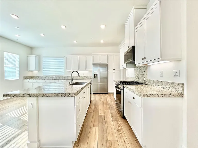 27054 Hummingbird Ln — Photo 10