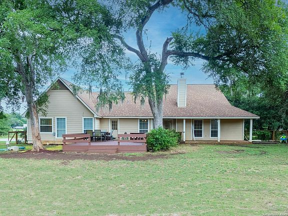 2nd image of 330 Woodland Trl