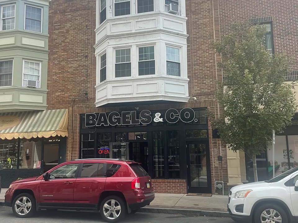 43 Cricket Ave #2