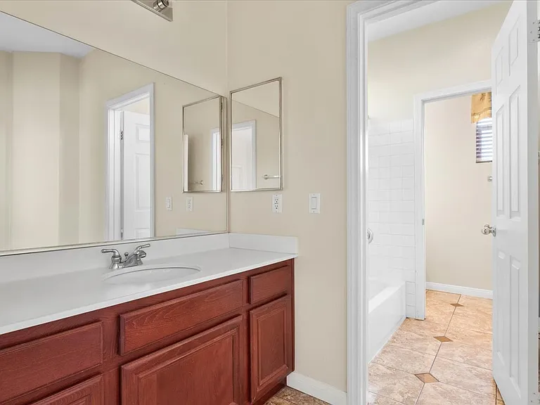 13564 Williamson Rd — Photo 32
