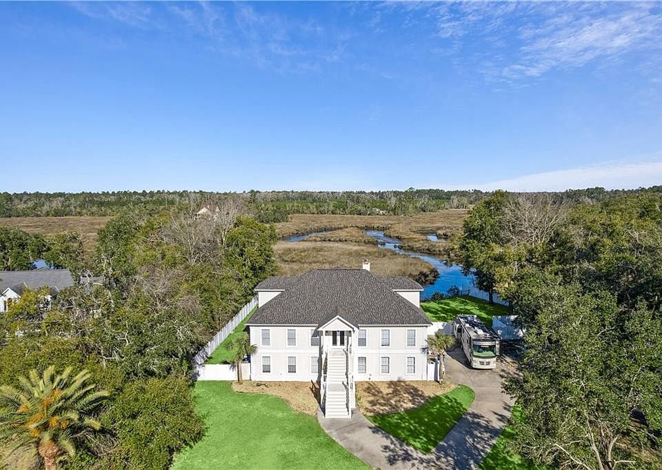 1st image of 60 Laurel Grove Rd
