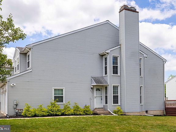 2nd image of 211 Orchard Dr