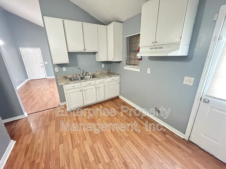 401 N Manassas St — Photo 7